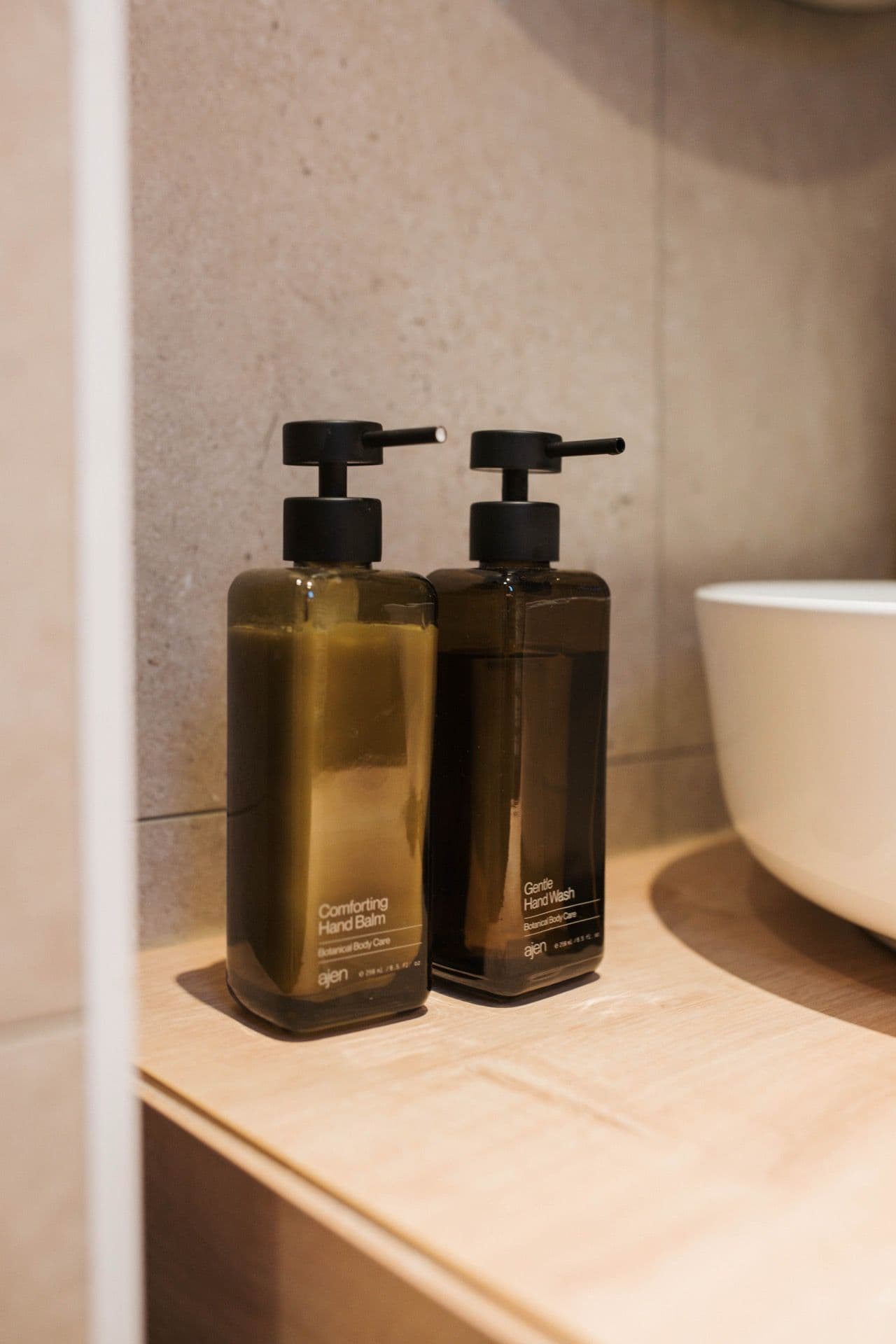 Eco-friendly bathroom amenities from Dutch brand Ajen at Tiny House MIYO